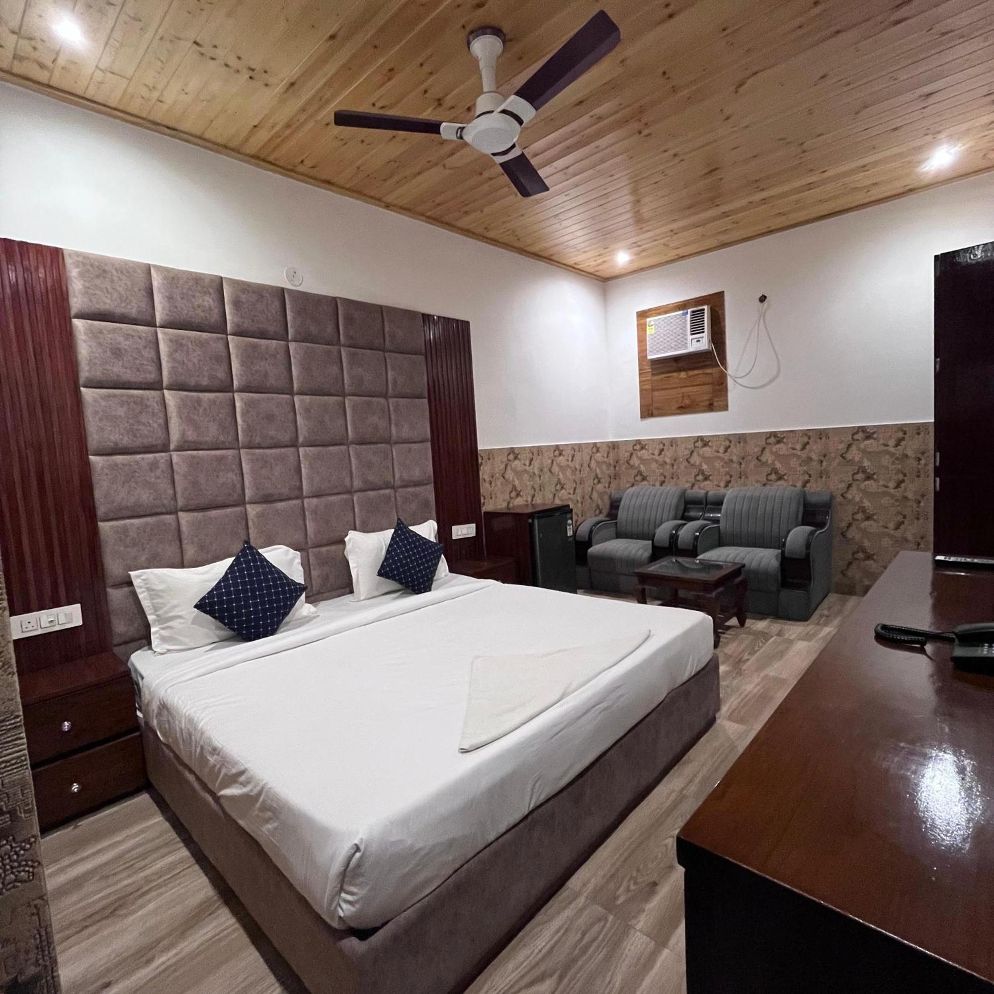 La Casca Experience Hotel Zirakpur Exterior photo